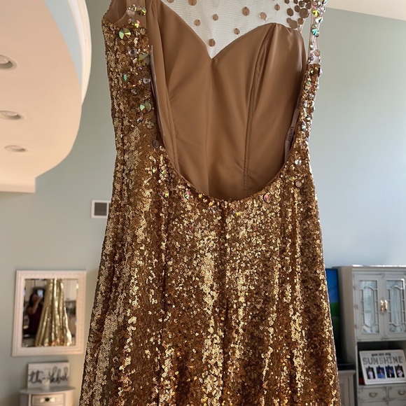 NEW TONY BOWLS GALA DRESS GOLDEN 8 - Picture 8 of 8